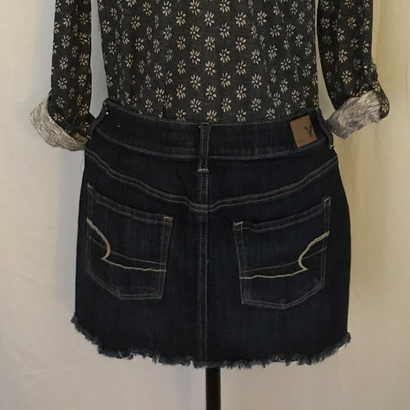 American Eagle Stretch Denim Skirt Frayed Hem - Picture 3 of 7